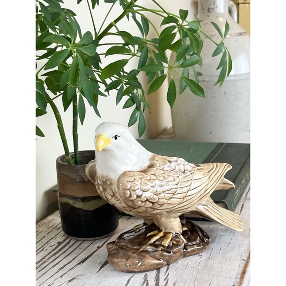 Vintage American Bald Eagle Planter / Bird Pot Made in Japan / Majestic / Retro - Picture 1 of 8